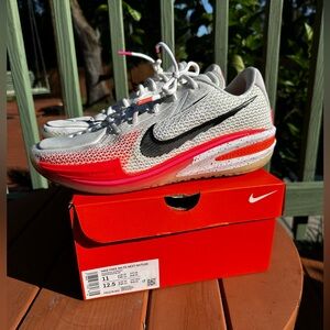 Men’s Nike free run sneakersrs